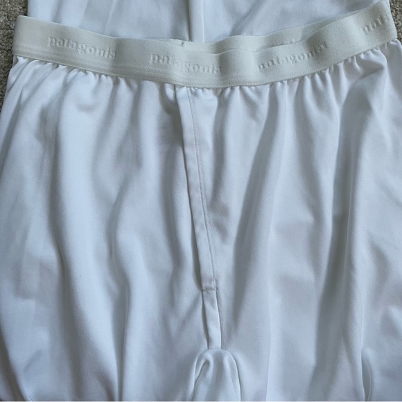 Patagonia Men’s White Performance Base layer Size Medium - Picture 6 of 10